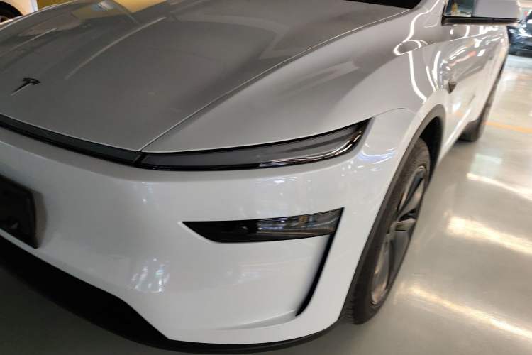 Used Tesla Model Y 2025 Rear-Wheel-Drive Version
