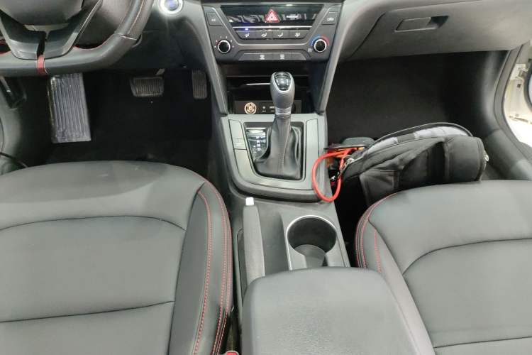 Used Hyundai Elantra 2016 1.4T Dual-Clutch Xuan Dong · Dynamic Version
