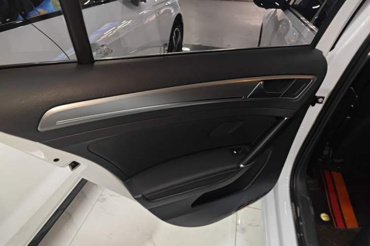 Used Volkswagen Golf 2018 230TSI Automatic Comfort Model
