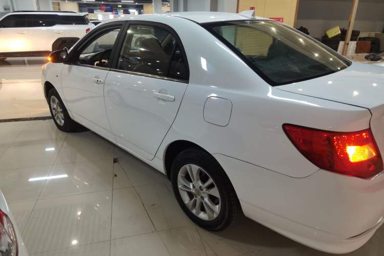 Used BYD F3 2015 Energy-Saving Edition 1.5L Automatic Prestige Model
