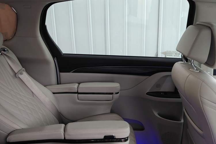 Used Buick GL8 2022 ES Landtrek 653T Comfort Edition
