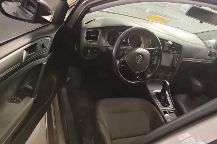 Used Volkswagen Golf 2016 230TSI Automatic Comfort Version