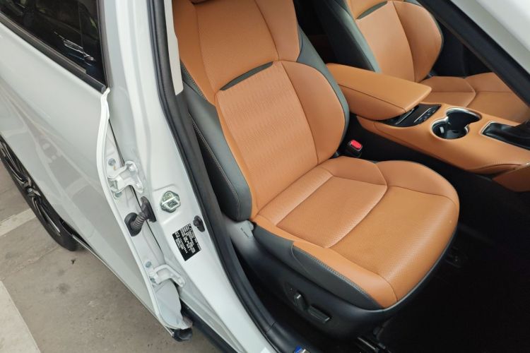 Used Toyota Venza 2023 2.0L CVT Two-Wheel Drive Prestige Version