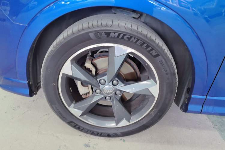 Used Audi Q3 2019 40 TFSI Fashion Dynamic Model
