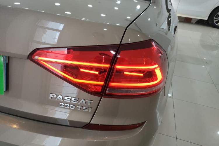 Used Volkswagen Passat 2017 330TSI DSG Luxury Edition
