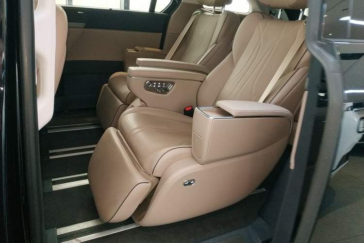 Used XPeng X9 2025 740 Ultra-Long Range Max