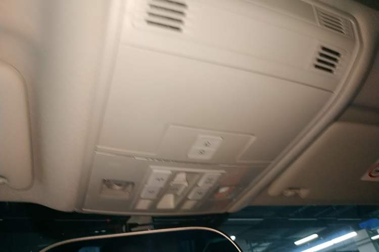 Used Volkswagen Magotan 2017 330TSI DSG Luxury Model
