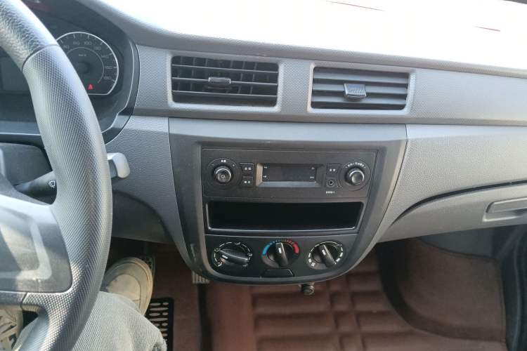 Used Wuling Zhiguang 2015 1.2L S Practical Model LSI