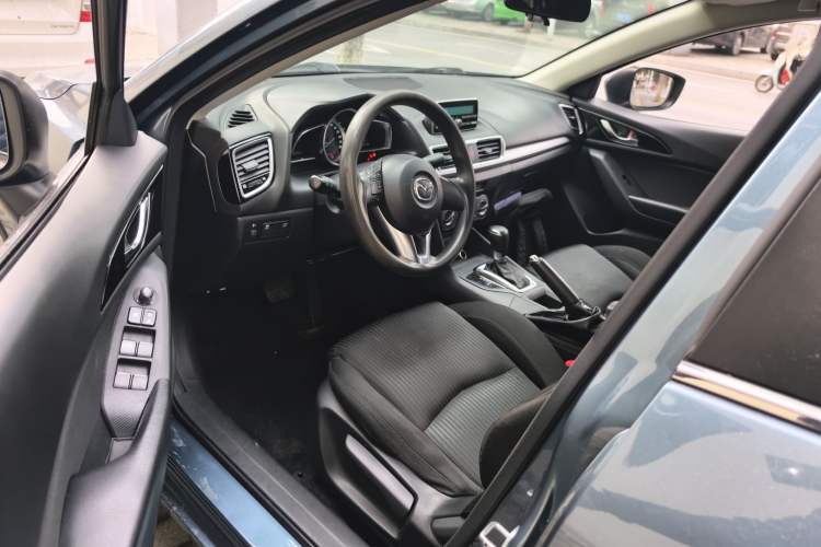 Used Mazda Mazda 3 Axela 2016 Sedan 1.5L Automatic Comfort Model