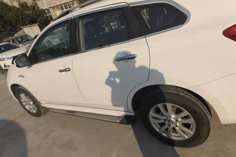 Used Venucia T70 2015 2.0L CVT Smart Edition
