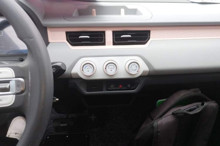 Used Chery QQ Ice Cream 2022 170km Sundae Phosphate Lithium-Ion
