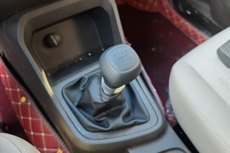 Used Wuling Hongguang V 2022 1.5L Jingqu Edition Electric-Assist LAR