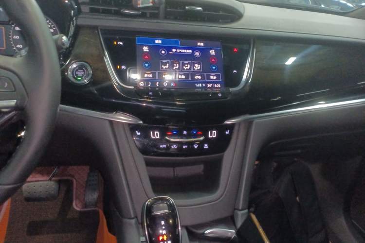 Used Cadillac XT6 2022 2.0T 7-Seater Two-Wheel Drive Luxury Version
