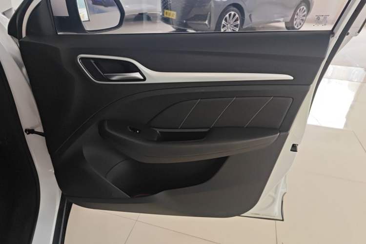 Used MG ZS 2018 1.5L Automatic Luxury Edition China V Standard
