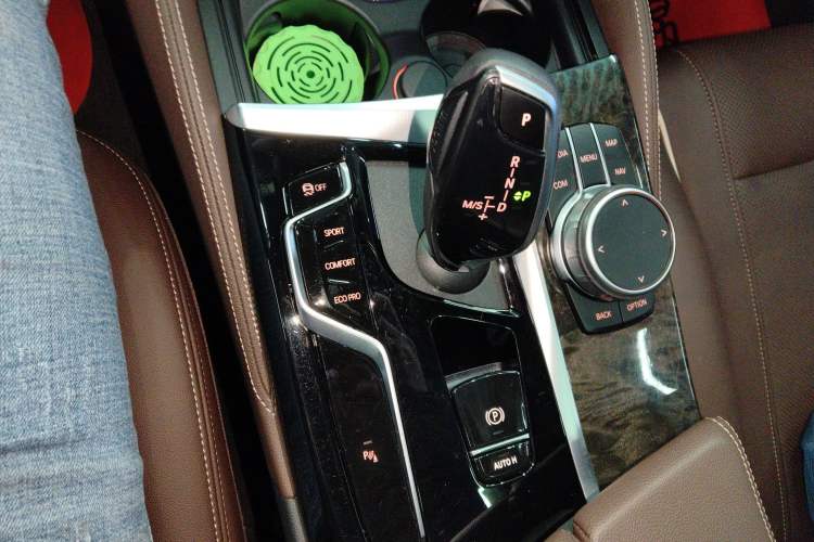 Used BMW 5 Series 2022 Restyled 525Li M Sport Package
