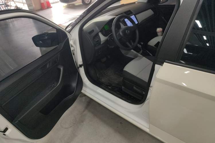 Used Skoda Fabia 2015 1.4L Automatic Front-Drive Model