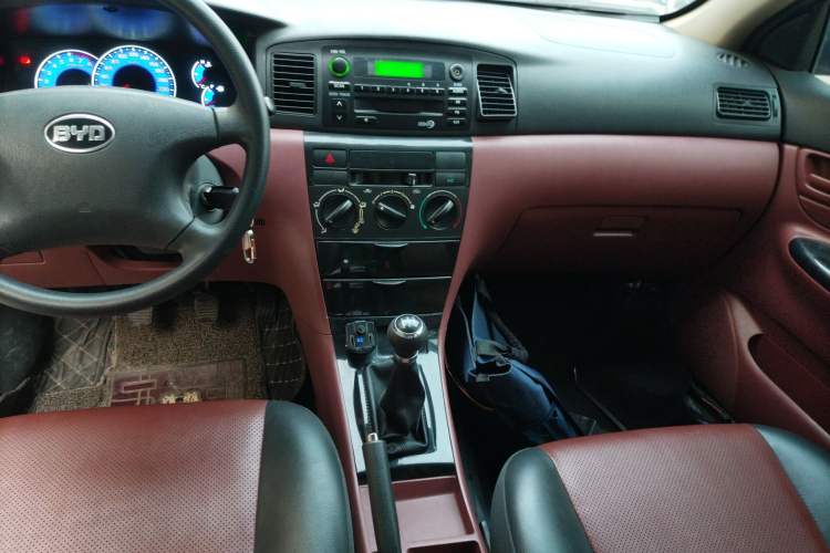 Used BYD F3 2012 Energy-Saving Edition 1.5L Manual Standard Model
