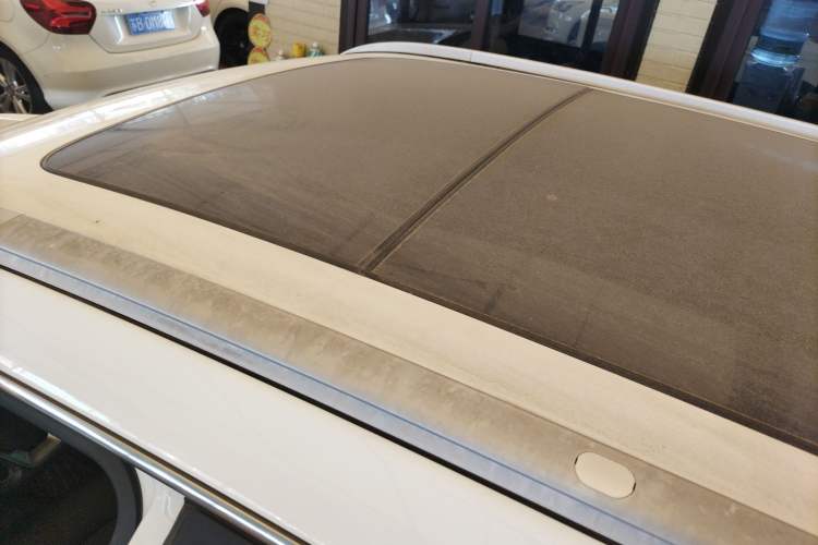 Used Geely Auto Emgrand X7 Sport 2018 1.8TD Automatic Two-Wheel Drive Smart Connect 4G Internet Edition
