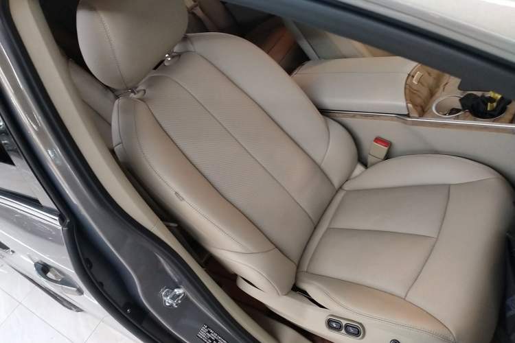 Used Buick GL8 2018 28T Comfort Model China VI Standard