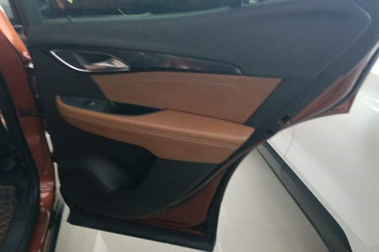 Used Buick Envision 2020 Encore S 652T Four-Wheel Drive Luxury Model
