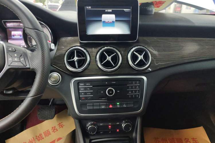 Used Mercedes-Benz GLA 2016 GLA 200 Fashion Model
