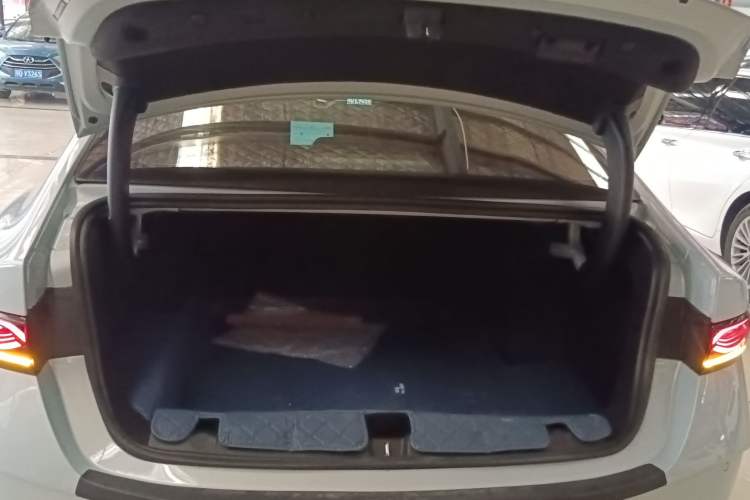 Used BYD Qin PLUS 2025 DM-i Smart Drive 55KM Leading Model
