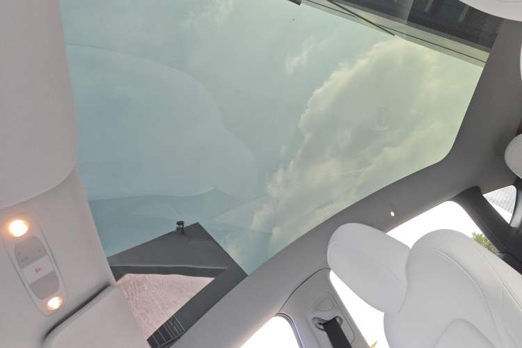 Used Tesla Model Y 2022 Long-Range All-Wheel-Drive Version
