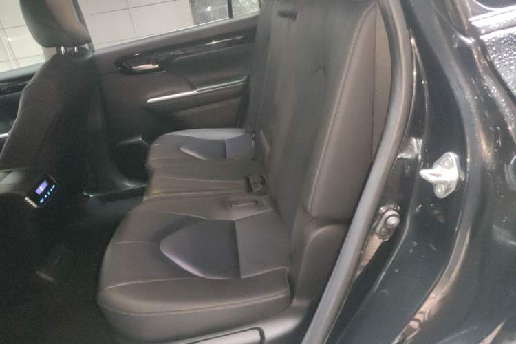 Used Toyota Highlander 2022 Dual-Engine 2.5L Four-Wheel Drive Prestige Version 7 Seats
