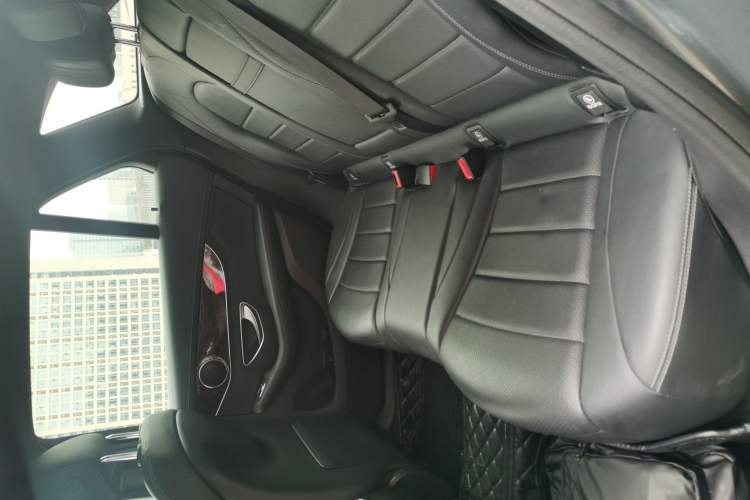 Used Mercedes-Benz GLC 2019 GLC 260 L 4MATIC Dynamic Model
