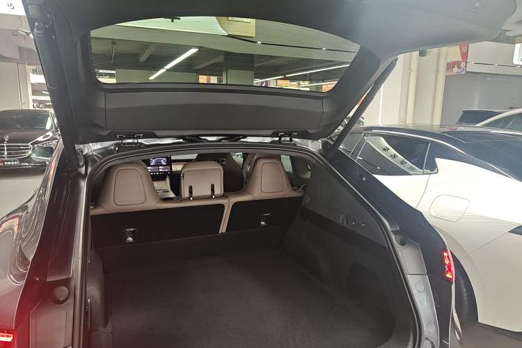 Used Hima Luxeed R7 2025 Range-Extended Version 251 km Max
