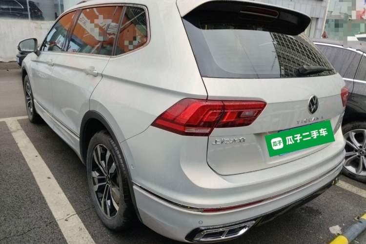 Used Volkswagen Tiguan L 2024 Outstanding Model 330TSI Automatic Two-Wheel Drive R-Line Dragon Glory Edition
