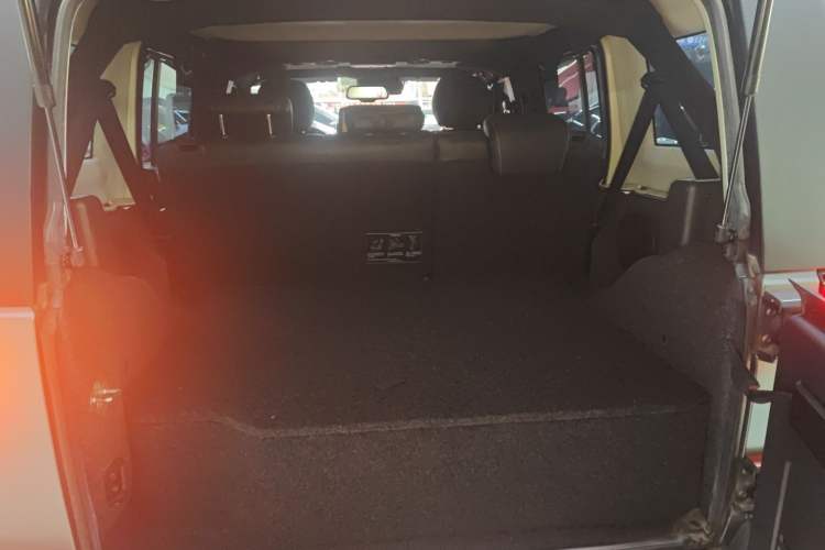 Used  BJ40 2021 2.0T Automatic Four-Wheel Drive Ring the Tower Champion Edition
