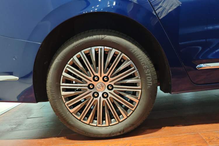 Used Buick GL8 New Energy 2024 Lu Zun Luxury Edition 6-Seater
