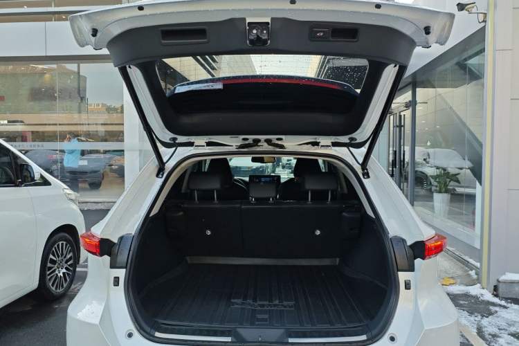 Used Toyota Harrier 2023 2.0L CVT Two-Wheel Drive Deluxe Edition