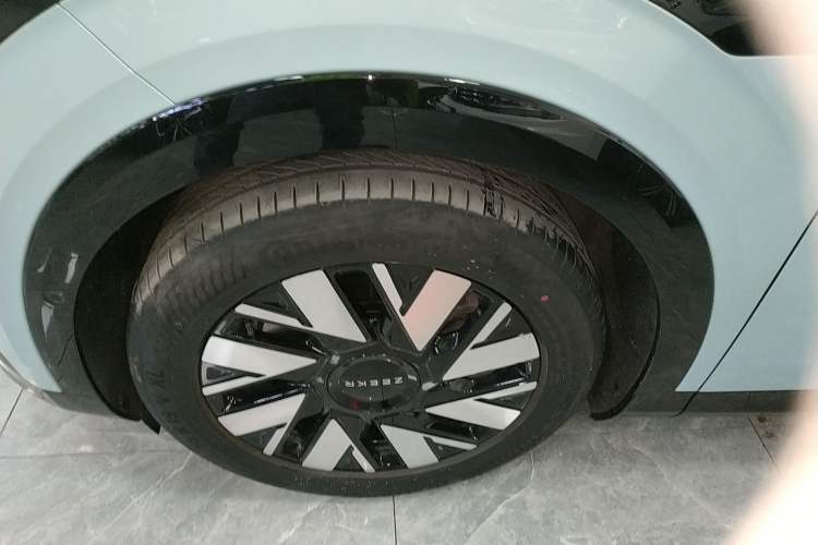 Used Zeekr MIX 2025 Intelligent Driving Version
