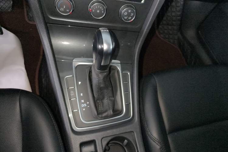 Used Volkswagen Golf 2019 200TSI DSG Comfort Version China VI Standard
