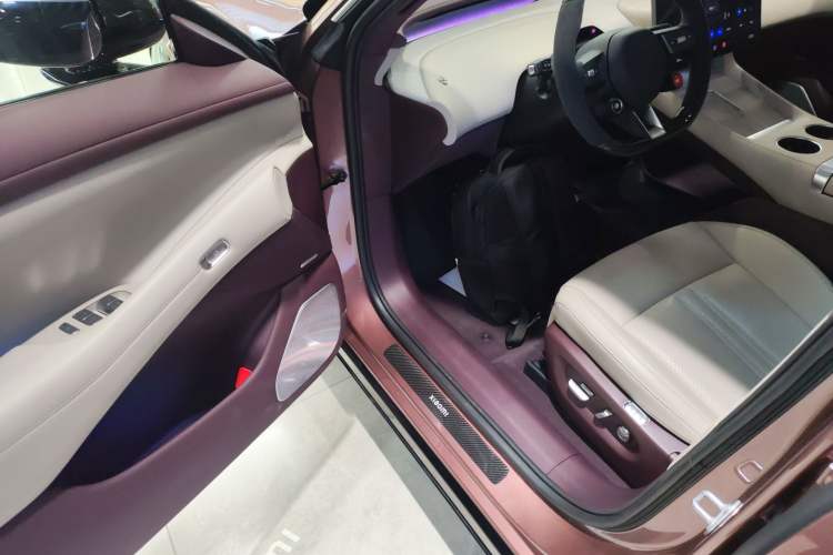 Used  YU7 2025 Ultra-Long Range High-Performance All-Wheel-Drive Max Edition
