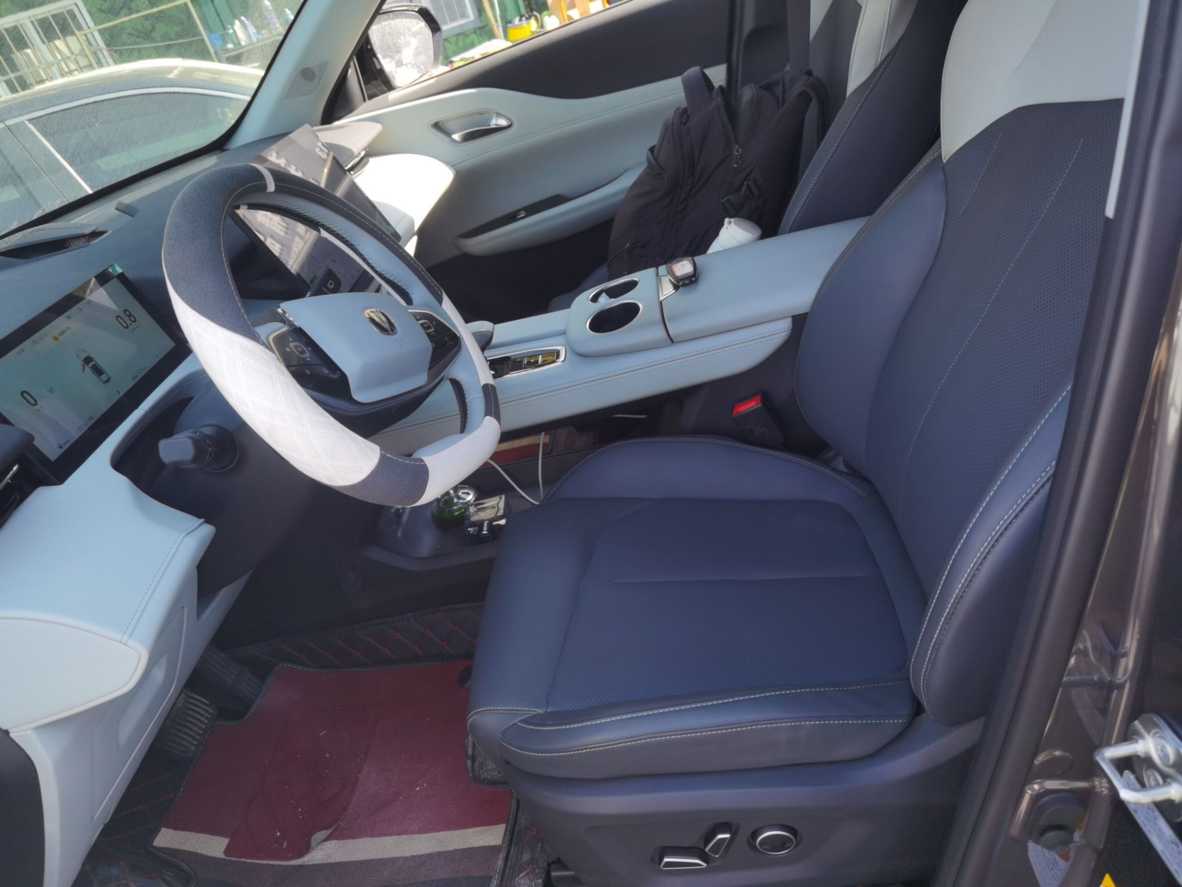 Переднее сиденье в автомобиле