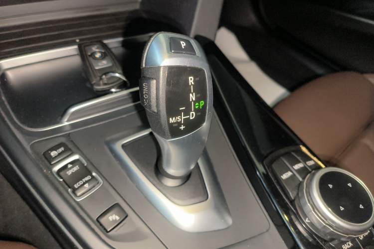 Used BMW 3 Series 2018 320Li Fashion Model
