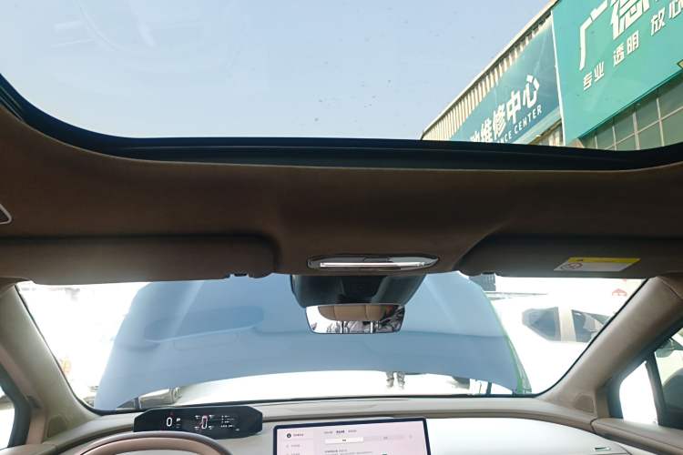 Used  HT 2023 670 Rear-Drive Ultra-High-Voltage NDA Version
