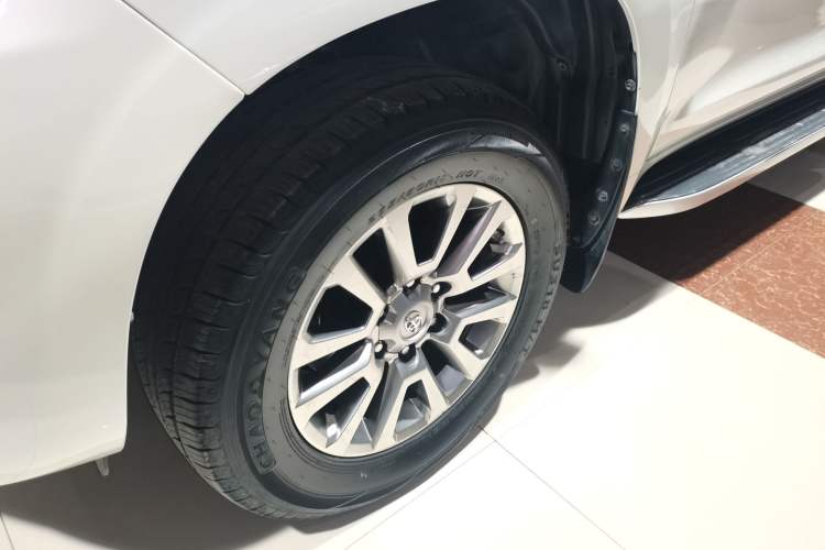 Used Toyota Prado 2018 3.5L Automatic TX-L NAVI with Rear-Mounted Spare Tire
