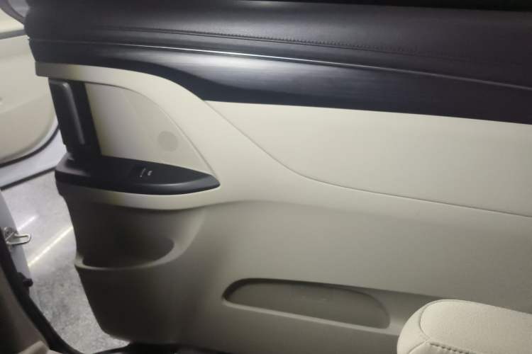 Used Buick GL8 2022 ES Landtrek 653T Comfort Edition
