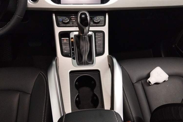 Used Geely Auto Emgrand X7 Sport 2018 1.8TD Automatic Two-Wheel Drive Zhiya Model
