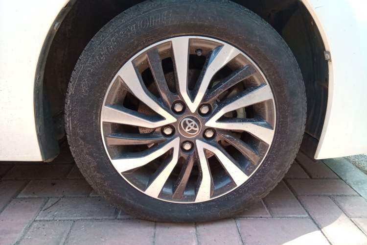 Used Toyota Corolla 2017 Revised Dual-Engine 1.8L E-CVT Elite Edition