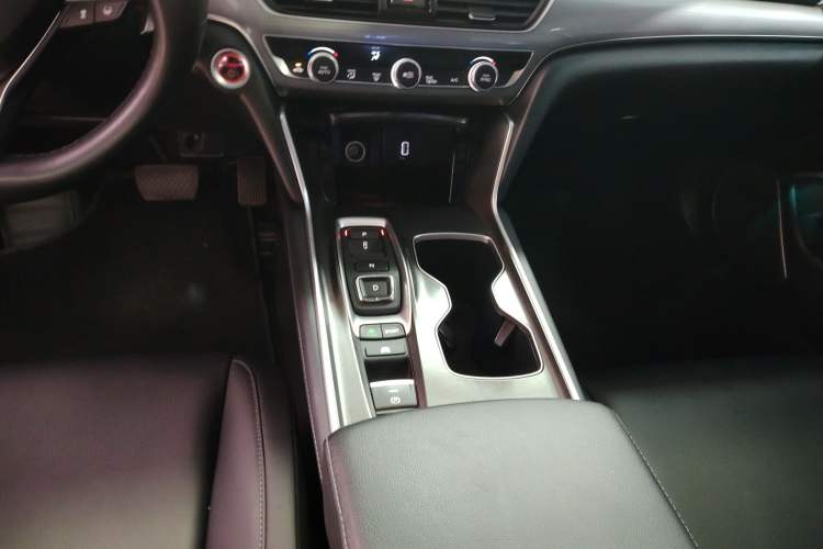 Used Honda Accord 2018 Rui Hybrid 2.0L Rui Ling Edition China VI
