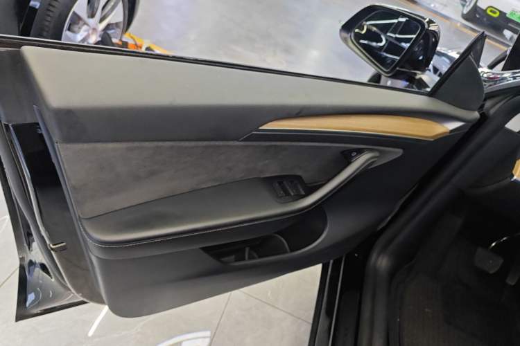 Used Tesla Model Y 2022 Rear-Wheel-Drive Version
