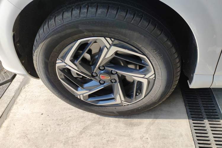 Used Hongqi HS3 2023 1.5T Two-Wheel Drive Shanwei Edition
