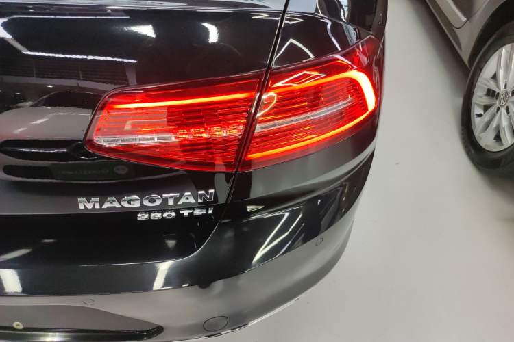 Used Volkswagen Magotan 2019 330TSI DSG Leading Model China VI Standard