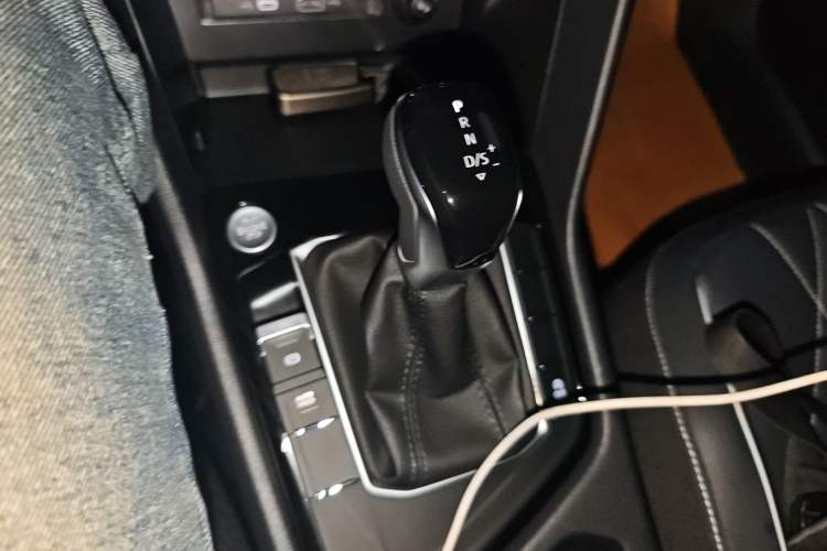 Used Volkswagen Tiguan L 2024 300TSI Automatic Two-Wheel Drive Smart Edition
