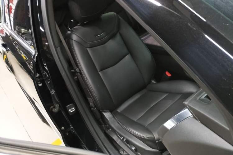 Used Cadillac XT5 2022 2.0T Two-Wheel Drive Luxury Version